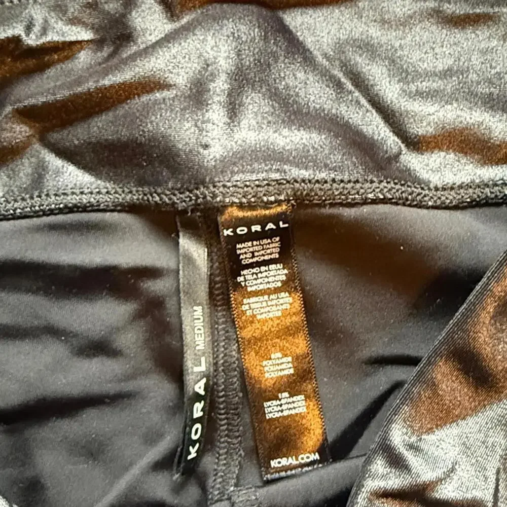 Koral shinny leggings EUC like new size medium - Picture 3 of 4